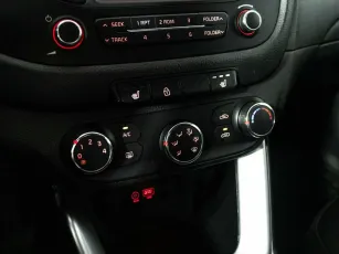 Kia  11