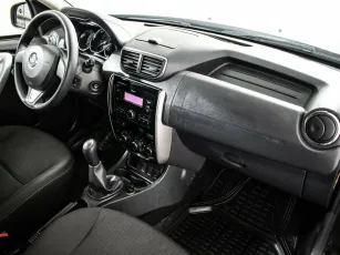 Nissan  5