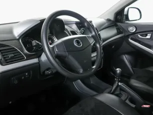 SsangYong  8