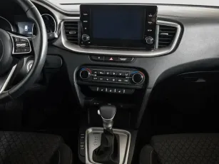 Kia  6