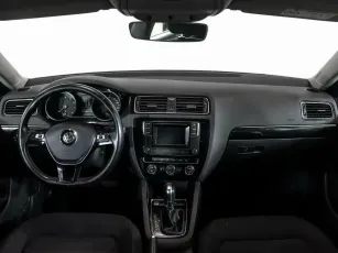 Volkswagen  8