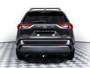 Toyota  6