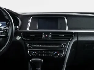 Kia  10