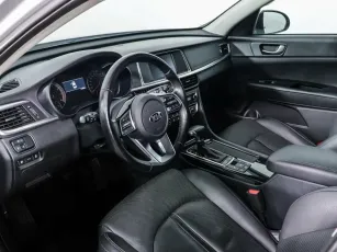 Kia  9