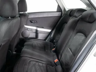 Kia  10