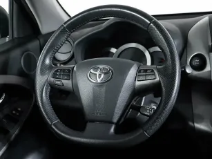 Toyota  11