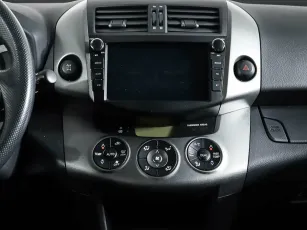 Toyota  12