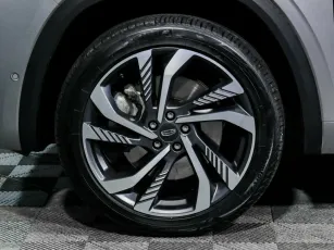 Geely  8