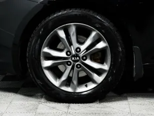 Kia  8