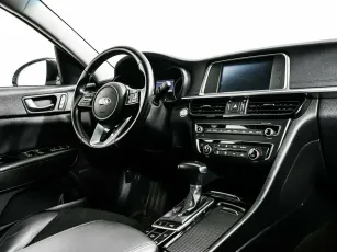 Kia  8