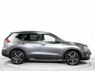 Nissan  4