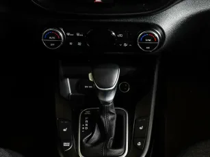 Kia  10