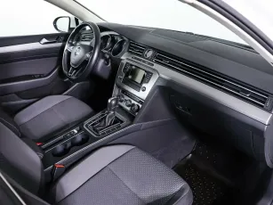 Volkswagen  8