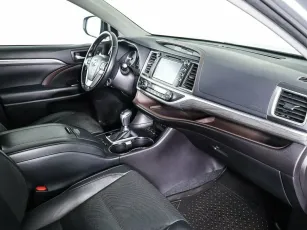 Toyota  8