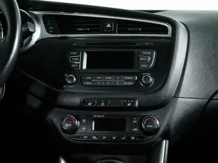 Kia  15
