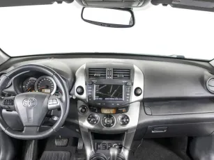 Toyota  8