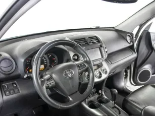 Toyota  9