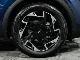 Kia  8