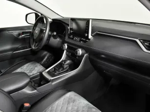 Toyota  8