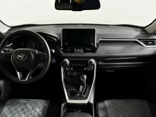 Toyota  9