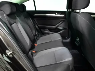 Volkswagen  8