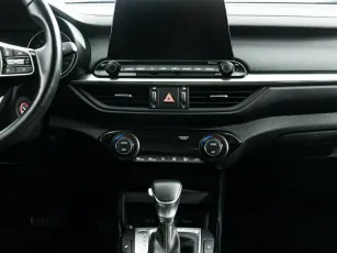Kia  15