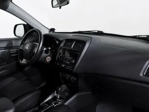 Mitsubishi  9