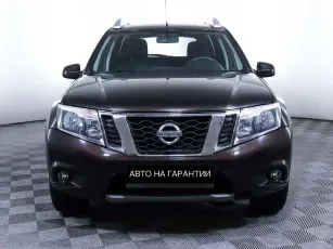 Nissan  2