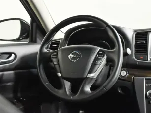 Nissan  12