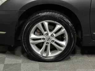 Nissan  8