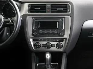Volkswagen  8