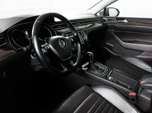 Volkswagen  12