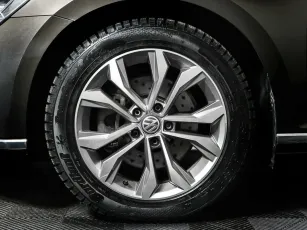 Volkswagen  9