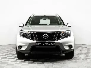Nissan  2