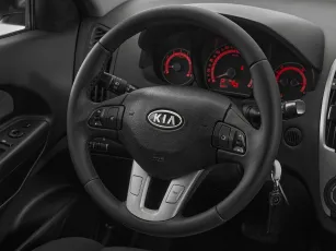 Kia  10