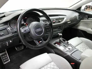 Audi  11