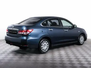 Nissan  5