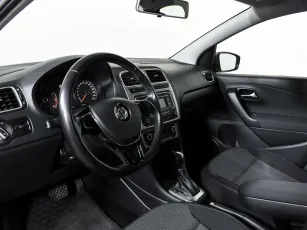 Volkswagen  8