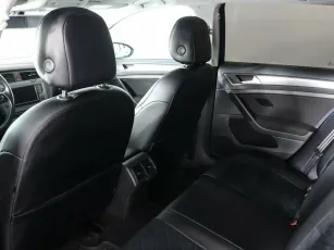 Volkswagen  8