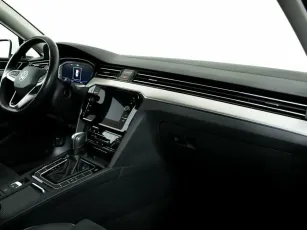 Volkswagen  9