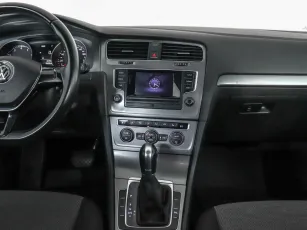 Volkswagen  8