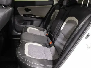 Kia  23