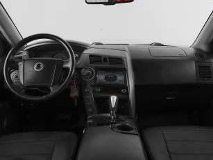 SsangYong  8