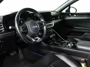 Kia  10