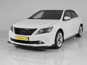 Toyota Camry,  VII (XV50)