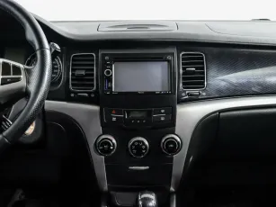 SsangYong  8