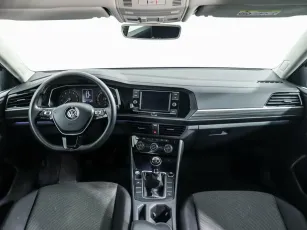 Volkswagen  8