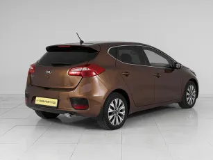 Kia  6