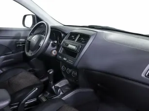 Mitsubishi  9