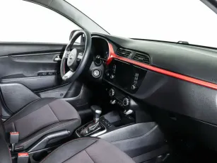 Kia  10